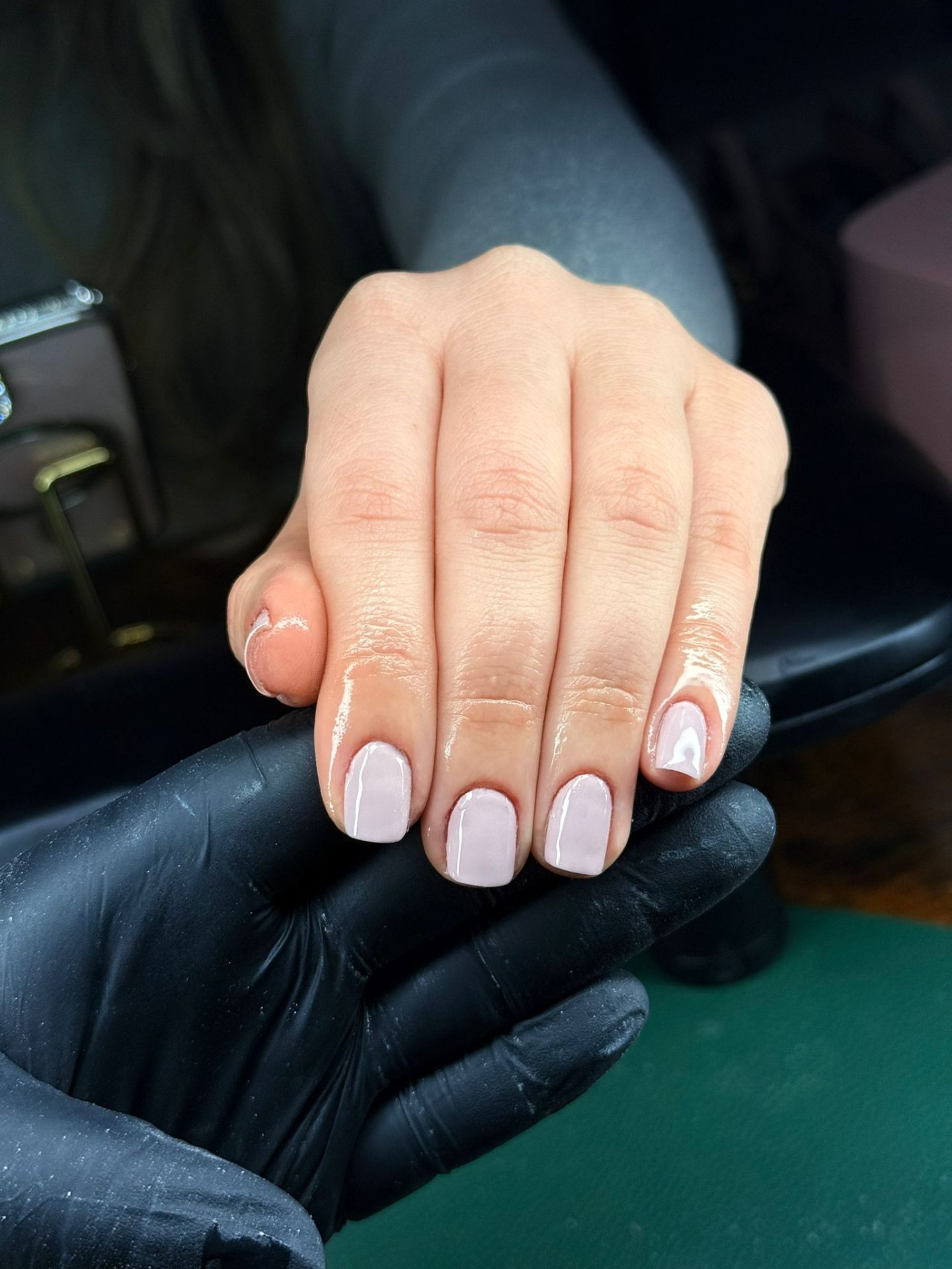 Manicure em gel rosa clarinho